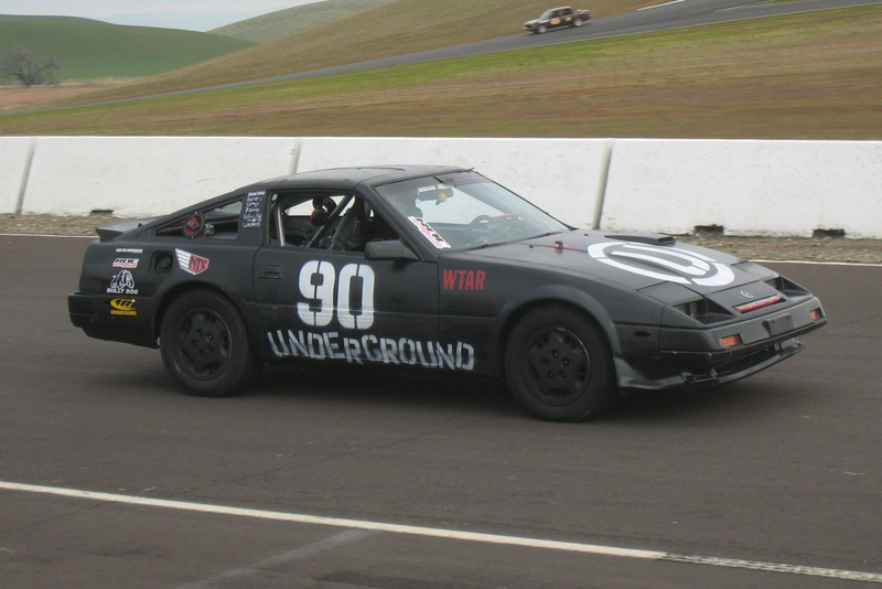 Illustration for article titled 24 Hours Of LeMons Arse Freeze-A-Palooza Über Gallery: Awesome Datsuns, Driven Nissans